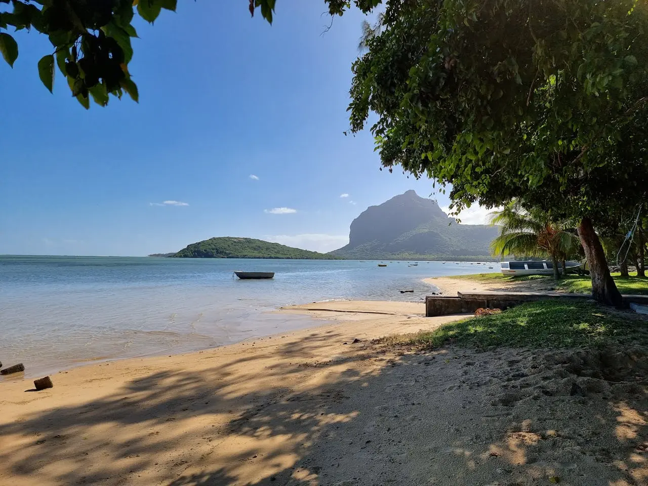 The dramatic west and south: Le Morne
